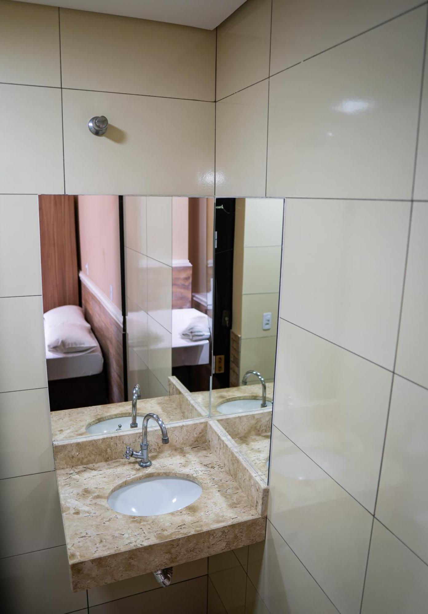 Hotel Nixon Proximo, Rodoviaria, Prefeitura E A Matriz Central Itaí Exteriér fotografie